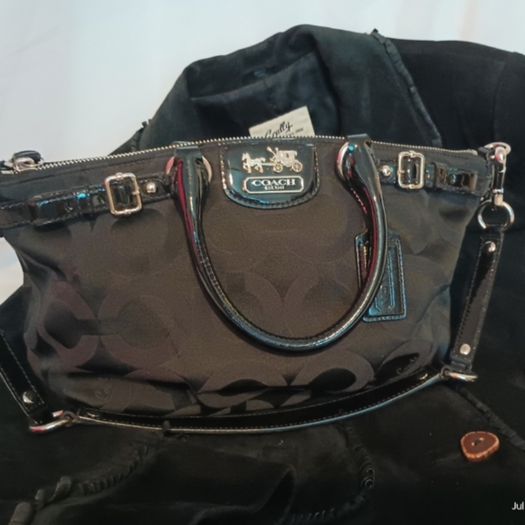 Coach #18650 Madison Op Art Signature Satchel - Picture 1 of 9